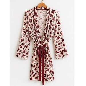🎅 3/$15 SALE Lamaze Floral Kimono Robe - Medium